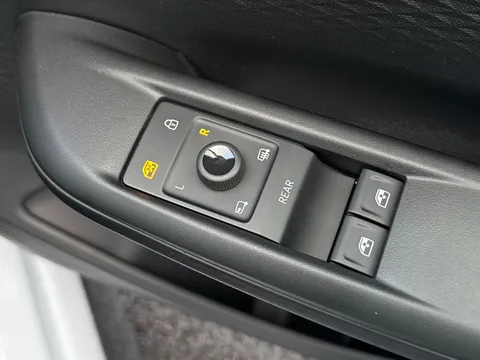  CUPRA Born e-Boost 59kWh V1 Auto 5dr Thumbnail #18