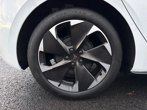  CUPRA Born e-Boost 59kWh V1 Auto 5dr Thumbnail #24