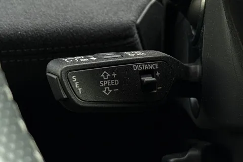 37 of 62 for Audi Q6 E-Tron Q6 SUV Edition 1 e-tron performance 225,00 kW