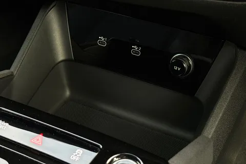 40 of 62 for Audi Q6 E-Tron Q6 SUV Edition 1 e-tron performance 225,00 kW