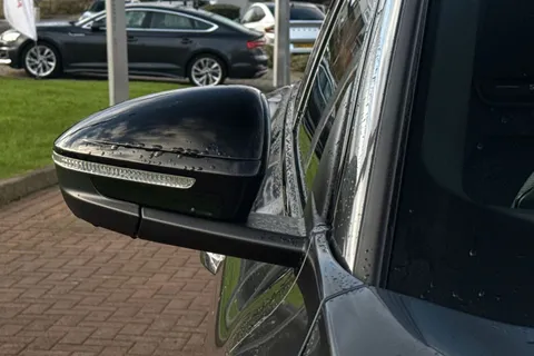 50 of 62 for Audi Q6 E-Tron Q6 SUV Edition 1 e-tron performance 225,00 kW