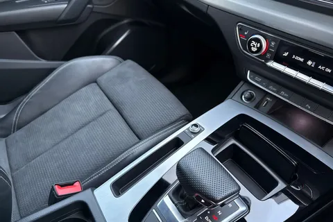 DA22MYB Audi Q5 S line 40 TDI quattro 204 PS S tronic Thumbnail #21