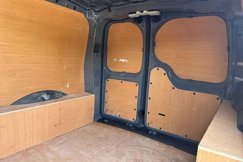 18 of 51 for Volkswagen Caddy C20 Cargo Commerce SWB 102PS 2.0 TDI Manual - Air Con / App Connect