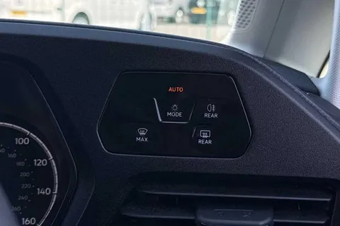 36 of 51 for Volkswagen Caddy C20 Cargo Commerce SWB 102PS 2.0 TDI Manual - Air Con / App Connect