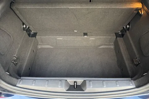 PX72XHE Mini Hatch 1.5 Cooper Exclusive Steptronic Euro 6 (s/s) 5dr Thumbnail #8