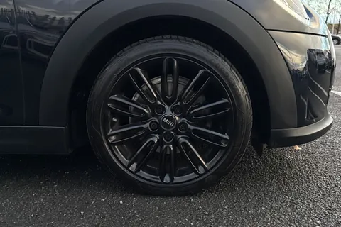 PX72XHE Mini Hatch 1.5 Cooper Exclusive Steptronic Euro 6 (s/s) 5dr Thumbnail #11