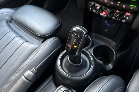 PX72XHE Mini Hatch 1.5 Cooper Exclusive Steptronic Euro 6 (s/s) 5dr Thumbnail #24