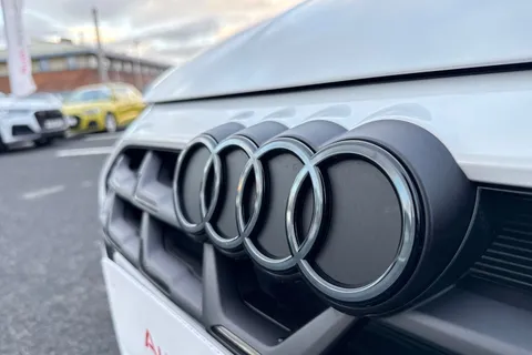 SV25VLJ Audi S3 Vorsprung TFSI 333 PS S tronic Thumbnail #32