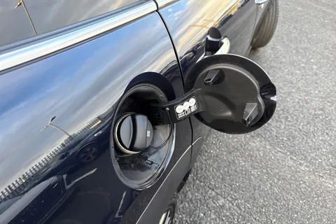 PX72XHE Mini Hatch 1.5 Cooper Exclusive Steptronic Euro 6 (s/s) 5dr Thumbnail #32