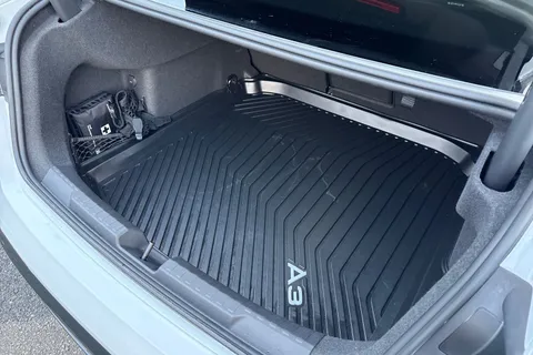 SV25VLJ Audi S3 Vorsprung TFSI 333 PS S tronic Thumbnail #37