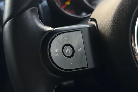 PX72XHE Mini Hatch 1.5 Cooper Exclusive Steptronic Euro 6 (s/s) 5dr Thumbnail #50