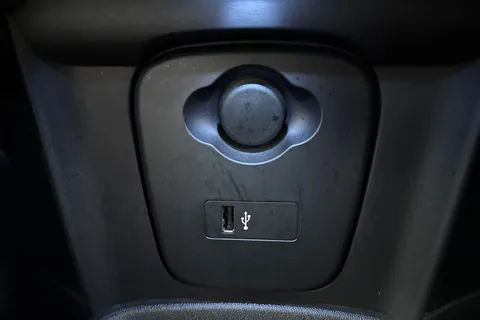 PX72XHE Mini Hatch 1.5 Cooper Exclusive Steptronic Euro 6 (s/s) 5dr Thumbnail #53