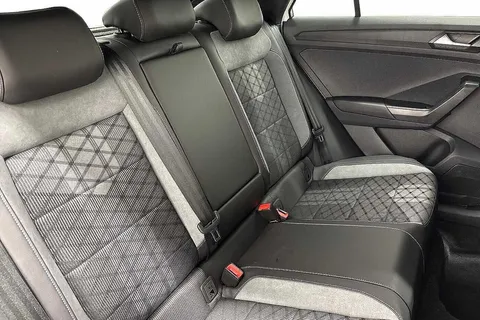 DG25YVD Volkswagen T-Roc 1.5 TSI R-Line 5dr Thumbnail #9