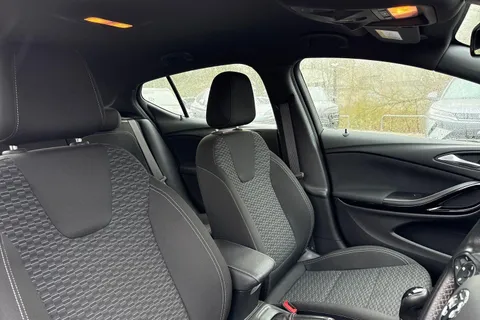 SB19YSE Vauxhall Astra 1.4i Turbo SRi VX Line Nav Euro 6 5dr Thumbnail #22