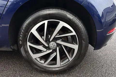 HG69BZX Volkswagen Golf 1.6 TDI Match Edition Euro 6 (s/s) 5dr Thumbnail #25