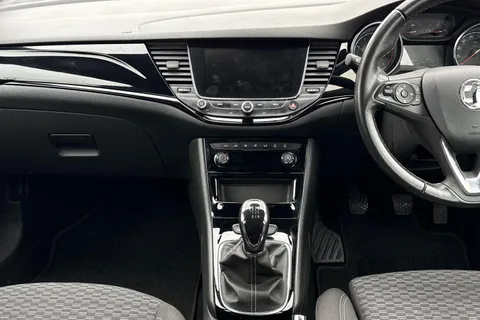SB19YSE Vauxhall Astra 1.4i Turbo SRi VX Line Nav Euro 6 5dr Thumbnail #32