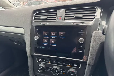 HG69BZX Volkswagen Golf 1.6 TDI Match Edition Euro 6 (s/s) 5dr Thumbnail #35