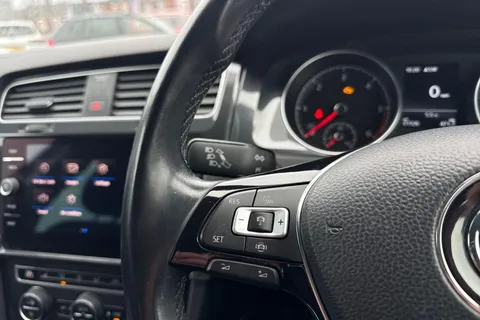 HG69BZX Volkswagen Golf 1.6 TDI Match Edition Euro 6 (s/s) 5dr Thumbnail #36