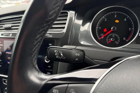 HG69BZX Volkswagen Golf 1.6 TDI Match Edition Euro 6 (s/s) 5dr Thumbnail #38