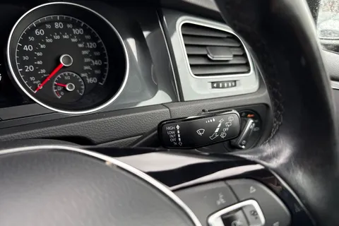 HG69BZX Volkswagen Golf 1.6 TDI Match Edition Euro 6 (s/s) 5dr Thumbnail #39