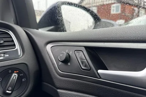 HG69BZX Volkswagen Golf 1.6 TDI Match Edition Euro 6 (s/s) 5dr Thumbnail #40