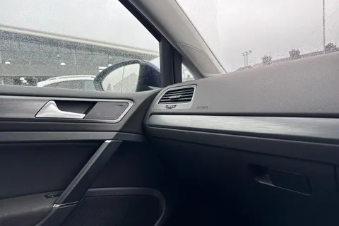 HG69BZX Volkswagen Golf 1.6 TDI Match Edition Euro 6 (s/s) 5dr Thumbnail #41