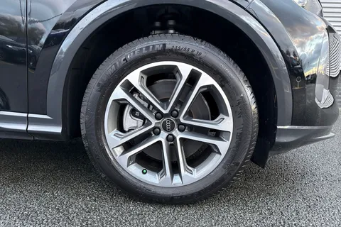  Audi Q5 2.0 TDI Sport S Tronic quattro Euro 6 (s/s) 5dr Thumbnail #11