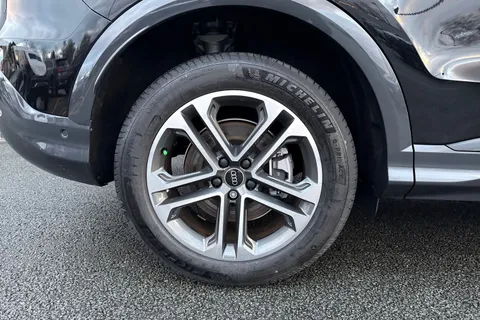  Audi Q5 2.0 TDI Sport S Tronic quattro Euro 6 (s/s) 5dr Thumbnail #13