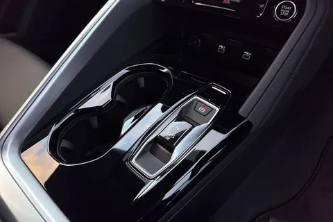  Audi Q5 2.0 TDI Sport S Tronic quattro Euro 6 (s/s) 5dr Thumbnail #23