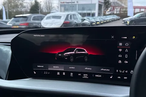  Audi Q5 2.0 TDI Sport S Tronic quattro Euro 6 (s/s) 5dr Thumbnail #31