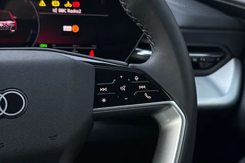  Audi Q5 2.0 TDI Sport S Tronic quattro Euro 6 (s/s) 5dr Thumbnail #33