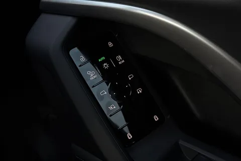  Audi Q5 2.0 TDI Sport S Tronic quattro Euro 6 (s/s) 5dr Thumbnail #36