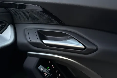  Audi Q5 2.0 TDI Sport S Tronic quattro Euro 6 (s/s) 5dr Thumbnail #37