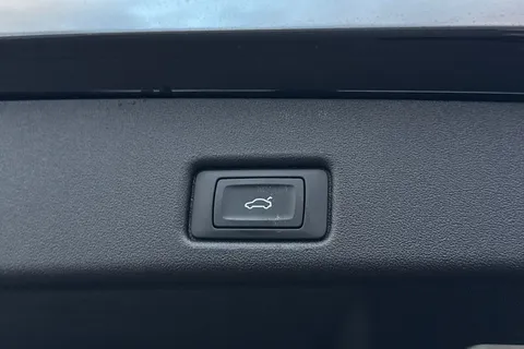  Audi Q5 2.0 TDI Sport S Tronic quattro Euro 6 (s/s) 5dr Thumbnail #46