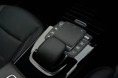 WM72AHD Mercedes-Benz Cla Class 1.3 CLA180 AMG Line (Executive) Coupe 7G-DCT Euro 6 (s/s) 4dr Thumbnail #21