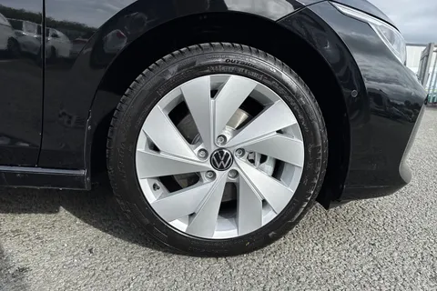 Volkswagen Golf 1.5 TSI eHybrid 19.7kWh Match DSG Euro 6 (s/s) 5dr Thumbnail #9