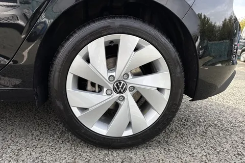 Volkswagen Golf 1.5 TSI eHybrid 19.7kWh Match DSG Euro 6 (s/s) 5dr Thumbnail #12