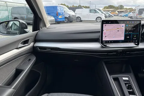 Volkswagen Golf 1.5 TSI eHybrid 19.7kWh Match DSG Euro 6 (s/s) 5dr Thumbnail #19