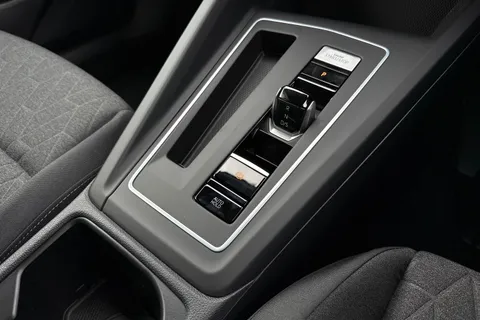 Volkswagen Golf 1.5 TSI eHybrid 19.7kWh Match DSG Euro 6 (s/s) 5dr Thumbnail #22