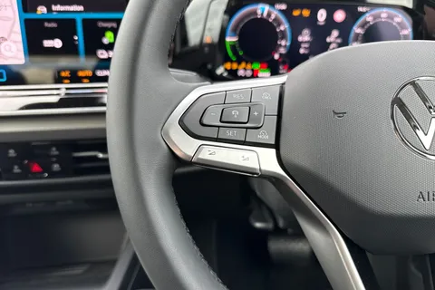 Volkswagen Golf 1.5 TSI eHybrid 19.7kWh Match DSG Euro 6 (s/s) 5dr Thumbnail #32