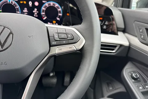 Volkswagen Golf 1.5 TSI eHybrid 19.7kWh Match DSG Euro 6 (s/s) 5dr Thumbnail #33