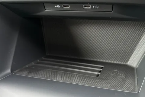 Volkswagen Golf 1.5 TSI eHybrid 19.7kWh Match DSG Euro 6 (s/s) 5dr Thumbnail #43