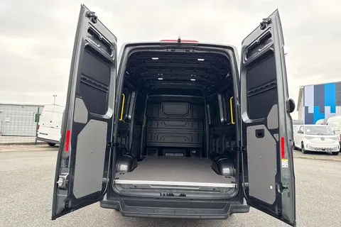 DF75TYZ Volkswagen Crafter CR35 Panel van Commerce Plus MWB 177 PS 2.0 TDI Auto 8sp 4 Motion Thumbnail #7