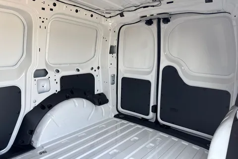 18 of 57 for Volkswagen Caddy C20 Cargo Commerce Plus SWB 102 PS 2.0 TDI - Delivery Mileage