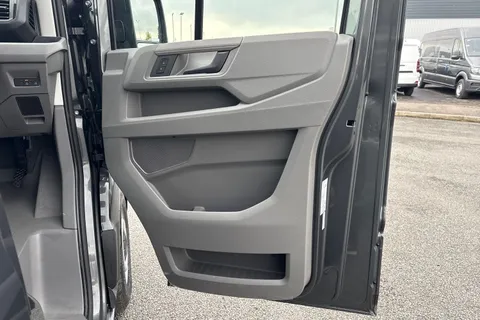 DF75TYP Volkswagen Crafter CR35 Panel van Commerce Plus LWB 177 PS 2.0 TDI 8sp Auto - MY25/LED's/Camer Thumbnail #27