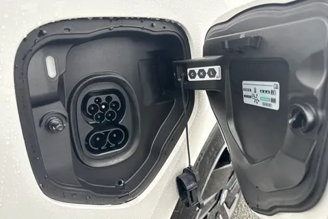 DF75PCZ Volkswagen ID. Buzz GTX SWB 340 PS 79 kWh Pro Electric Automatic - Heat Pump Thumbnail #28