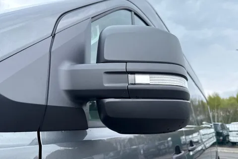 DF75TYP Volkswagen Crafter CR35 Panel van Commerce Plus LWB 177 PS 2.0 TDI 8sp Auto - MY25/LED's/Camer Thumbnail #29