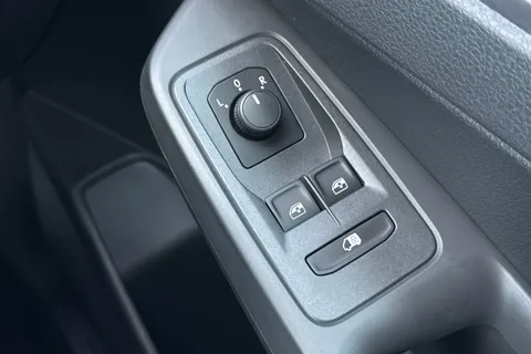 36 of 57 for Volkswagen Caddy C20 Cargo Commerce Plus SWB 102 PS 2.0 TDI - Delivery Mileage