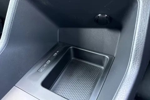 38 of 57 for Volkswagen Caddy C20 Cargo Commerce Plus SWB 102 PS 2.0 TDI - Delivery Mileage