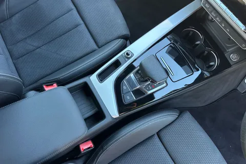 YB73VSN Audi A4 Avant Avant S line 40 TFSI  204 PS S tronic Thumbnail #24